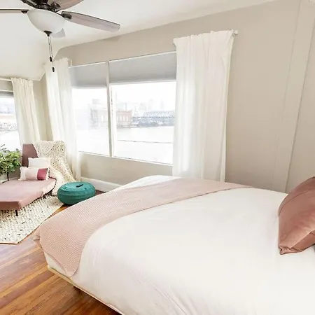 Cozy Riverfront Bungalow With Stunning Views Covington Extérieur photo
