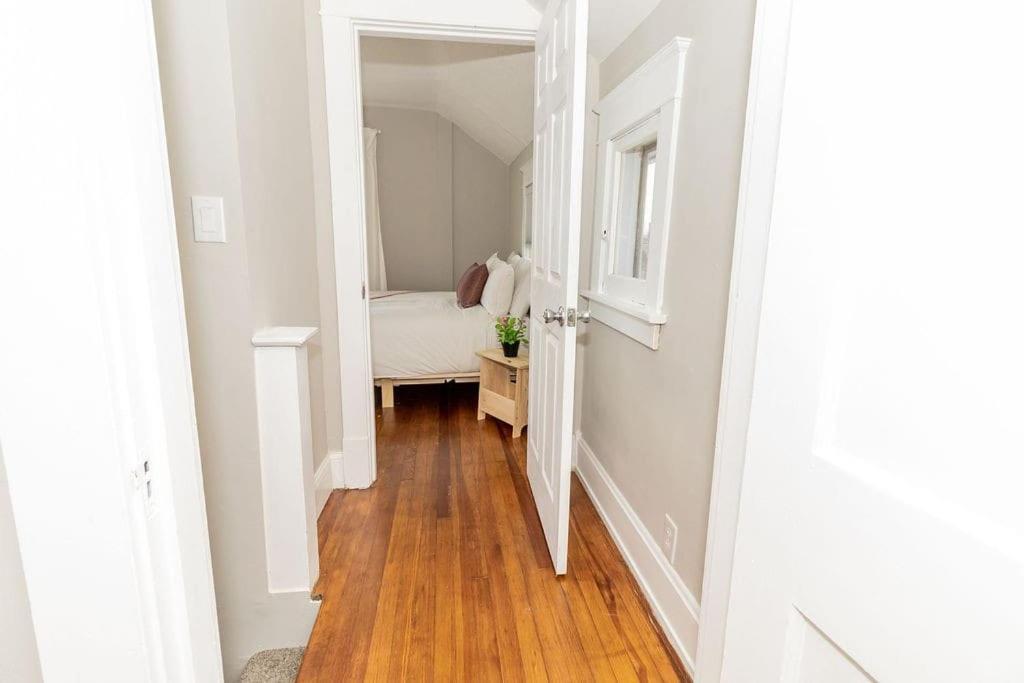 Cozy Riverfront With Stunning Views Covington