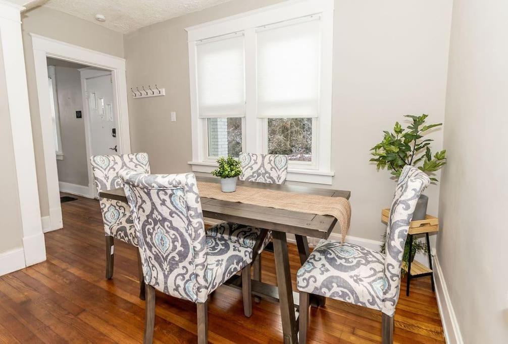 Cozy Riverfront With Stunning Views *