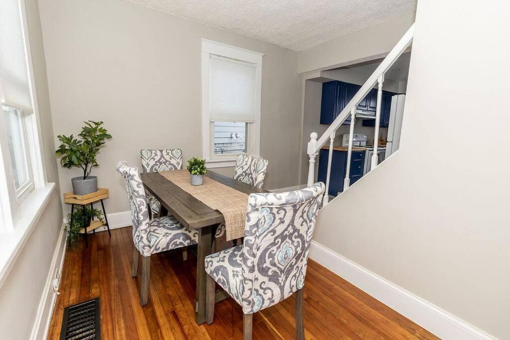 Cozy Riverfront With Stunning Views Hébergement de vacances Covington